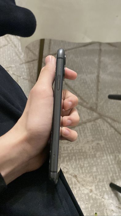 продается айфон 11