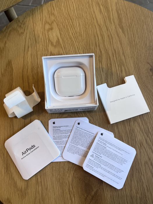 Airpods 4 - Cu ANC - ca noi