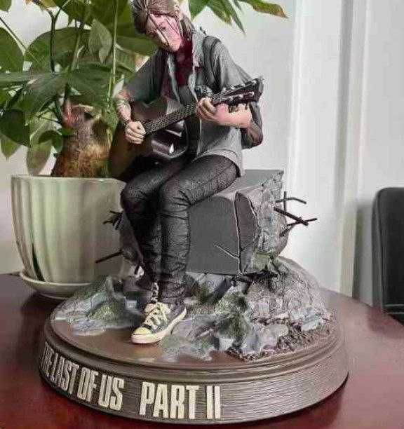 женская фигурка Элли из игры "The last of us. Part 2" Коллекционная.