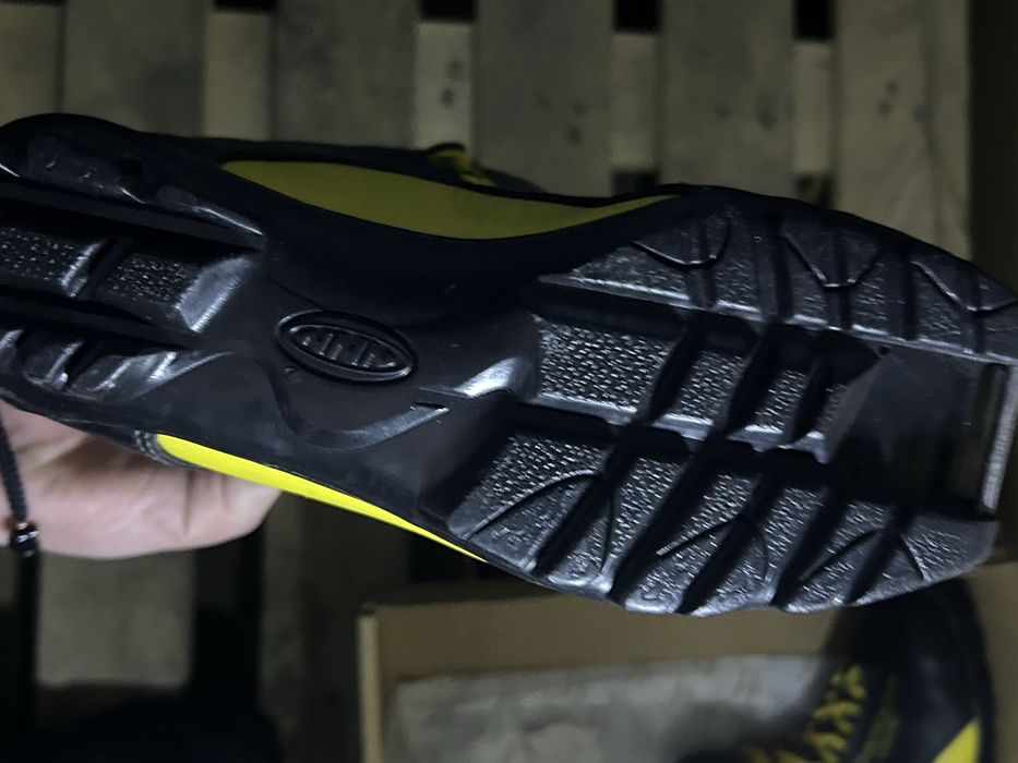 Лыжные кросовки детские 35 размер