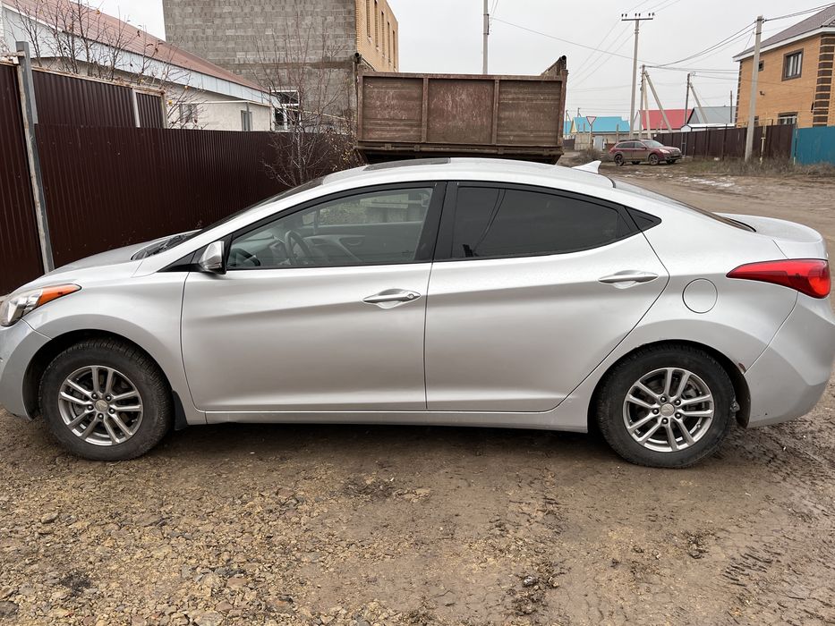 Hyundai Elantra limited 2012