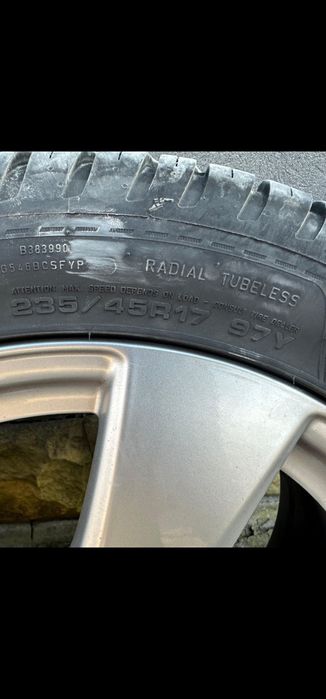 Roti Mercedes 17 echipate Goodyear  all seasons