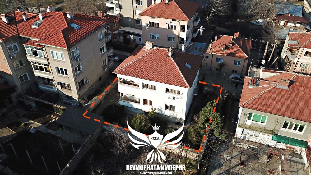 Продавам двуетажна къща РЗП 364кв. с 313кв.м. двор в гр.Асеновград