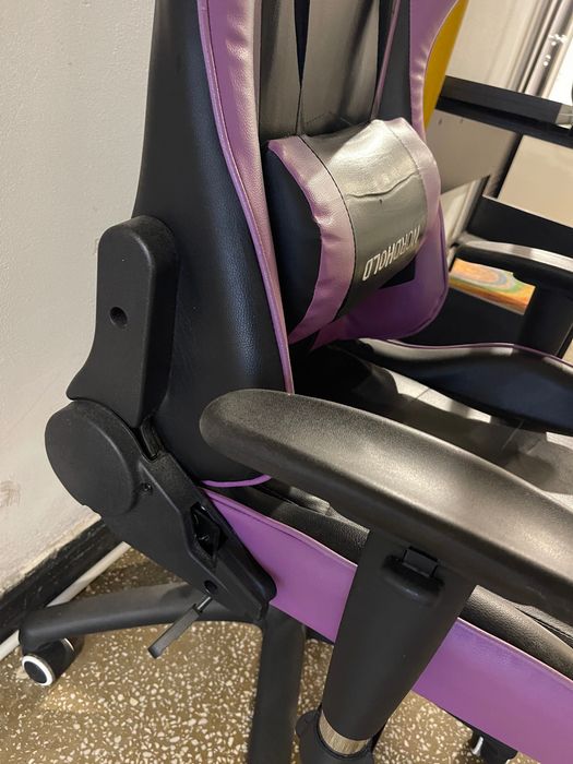 Birou gaming Fredde IKEA