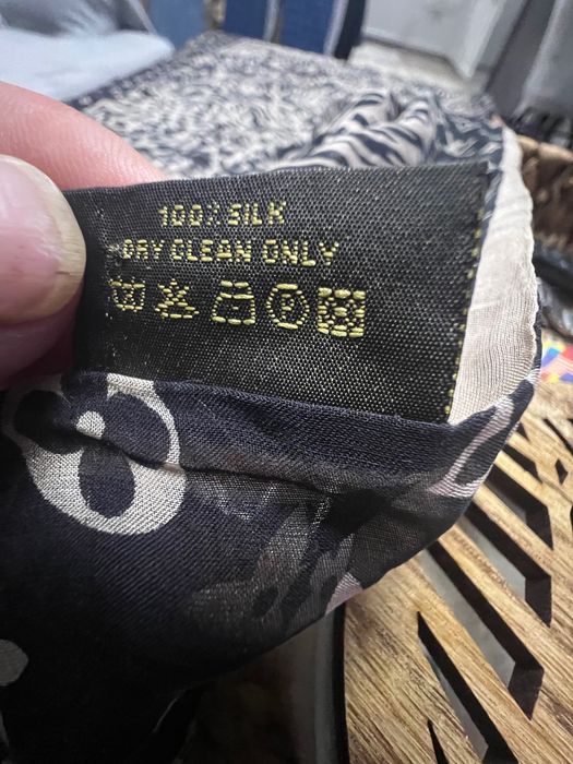 Louis Vuitton дамски шал тип (stole) оригинален