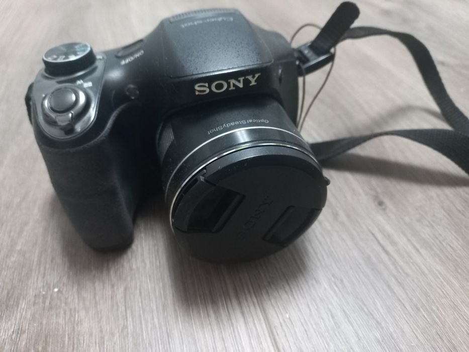 Vând aparat foto Sony Cyber‑shot DSC‑H300