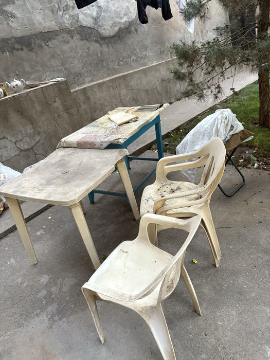 Стол стулья бесплатно отдам т