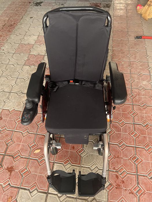 Электрическая инвалидная коляска Ortonica Pulse 210