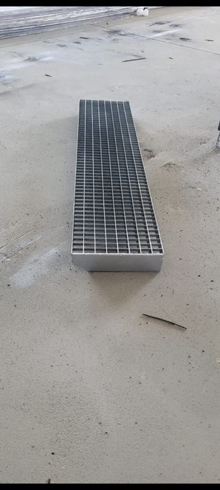 Trepte zincate galvanizate