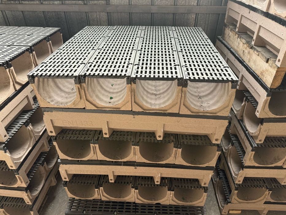 Лотки с решетками