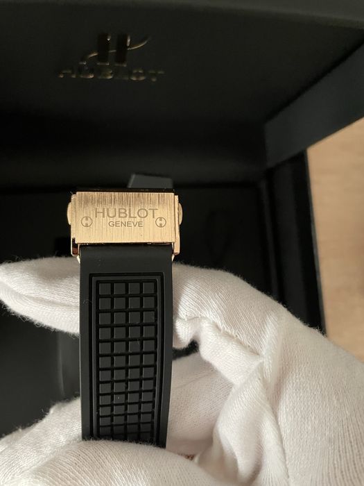 Часовник Hublot Square Bang