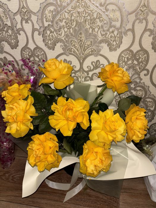 гүлдер- қызыл және сары