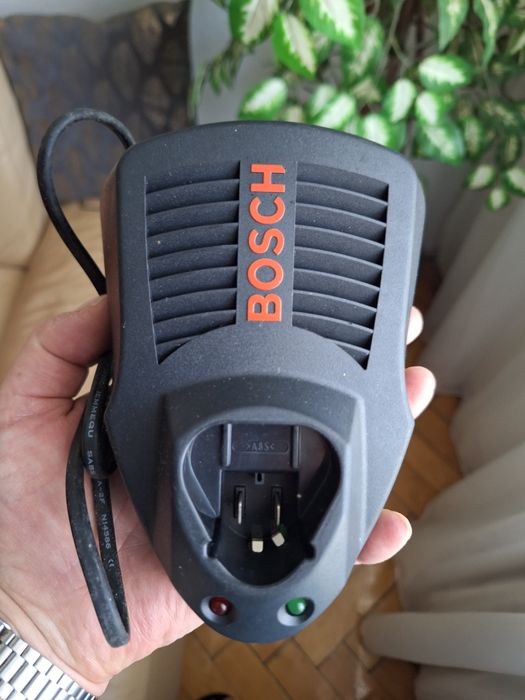 Încărcător acumulator Bosch AL1130 CV