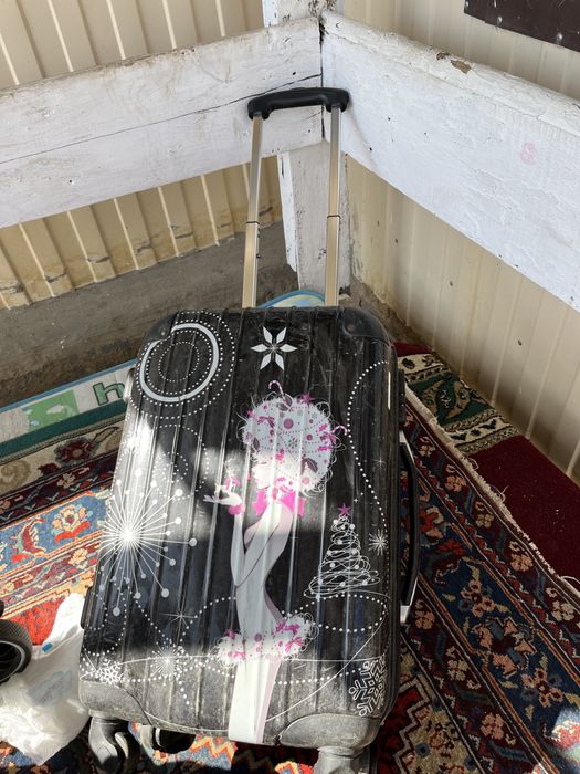 Чемодан сатылады!