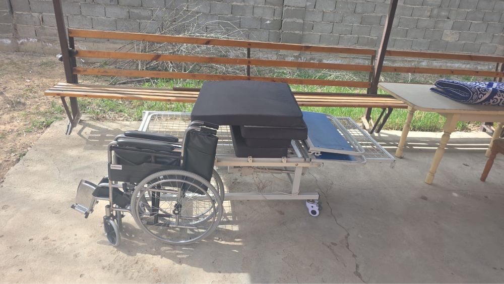 Коляска инвалидная с диваном