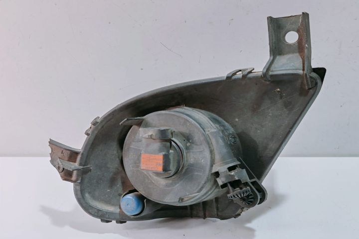 Far Ceata proiector dreapta cu defect 17003702 BMW Seria 3 E90