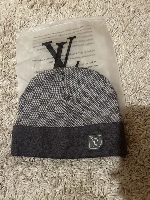 Caciula louis vuitton noua