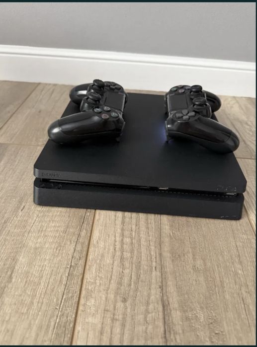 Продам Playstation4 slim