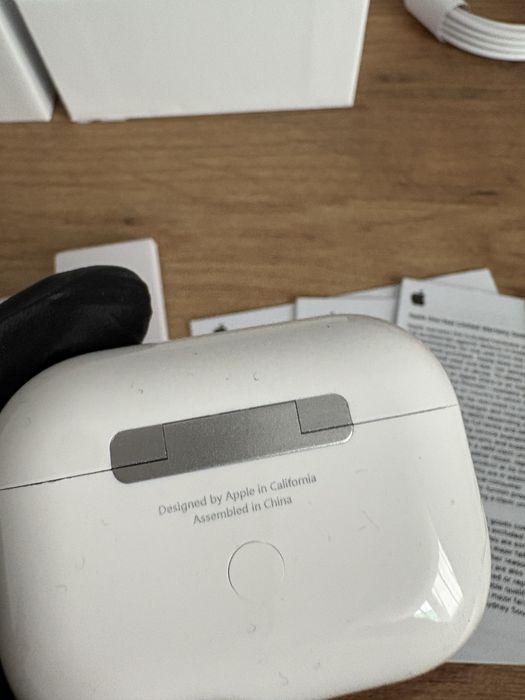 airpods pro 2.