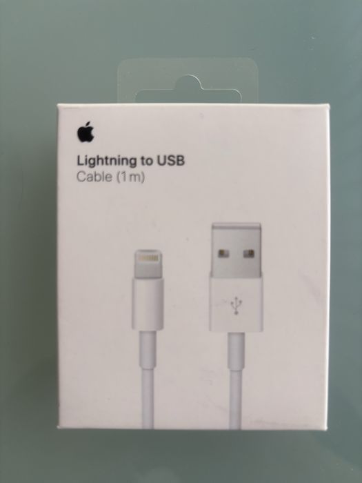 Apple кабел за зареждане USB Lightning