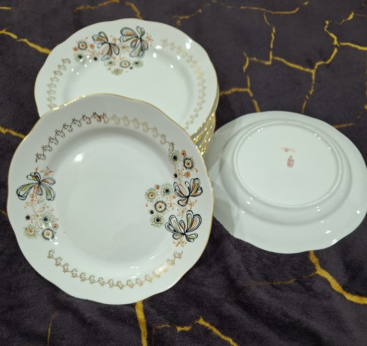 Продам тарелки,блюда.