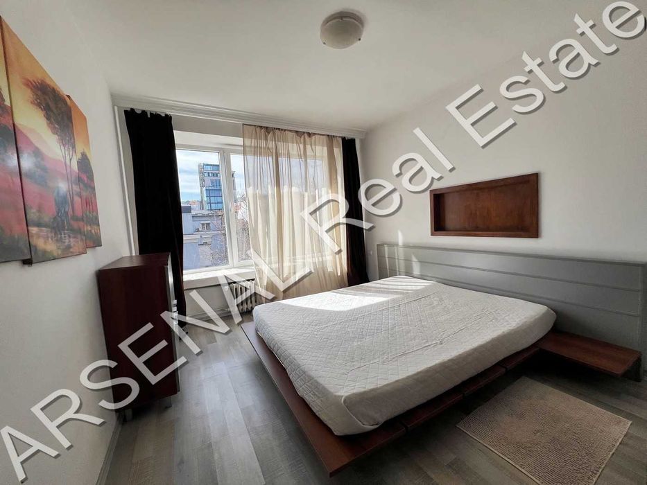 Дава се под наем Тристаен апартамент в София, Център - 98 кв.м за 598.23 € - Снимка #1