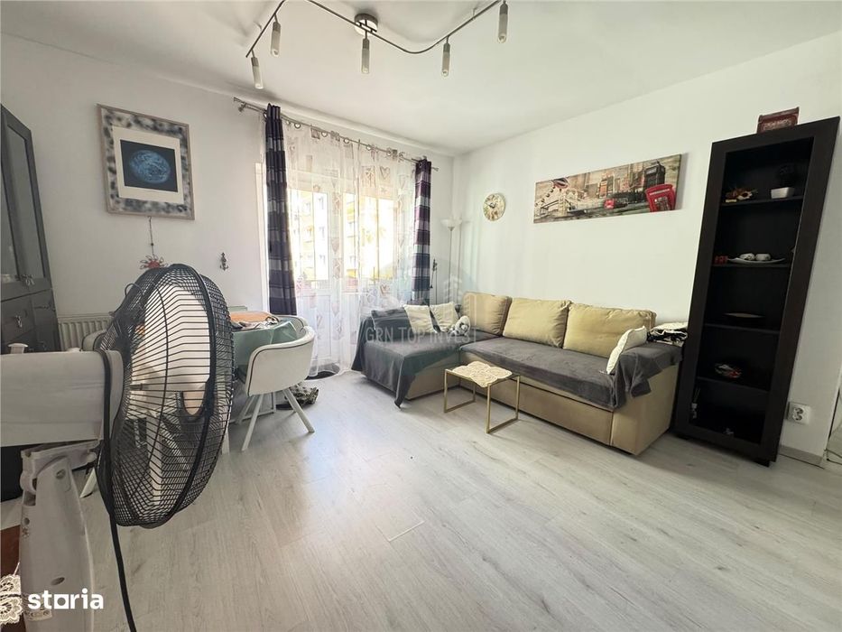 Apartament la mansarda cu 3 camere si balcon in Vasile Aaron