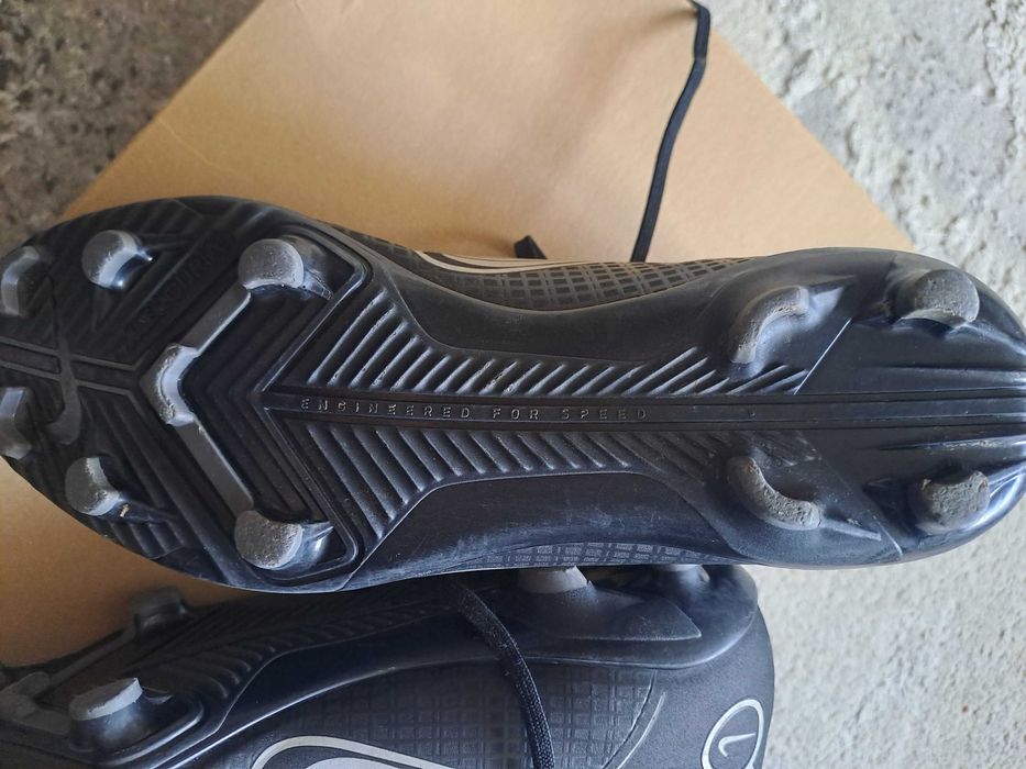 Футболни обувки 40 номер 25см