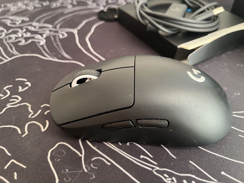 Продаю Logitech Superlight