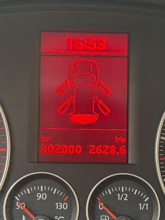 Vând Volkswagen Touran, 2008 ,2.0 TDI,140 CP, 12.500 lei Negociabil