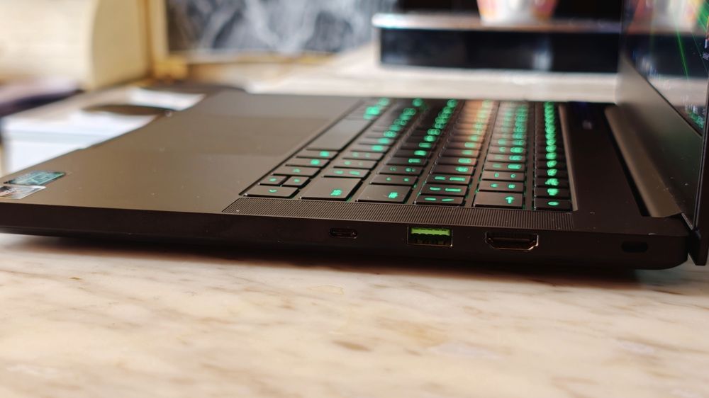 14' 2.5K 165Hz Ryzen 9 5900HX Razer Blade Advanced 16GB DDR4/1TBNVMe/Nvidia RTX 3080 8GB/