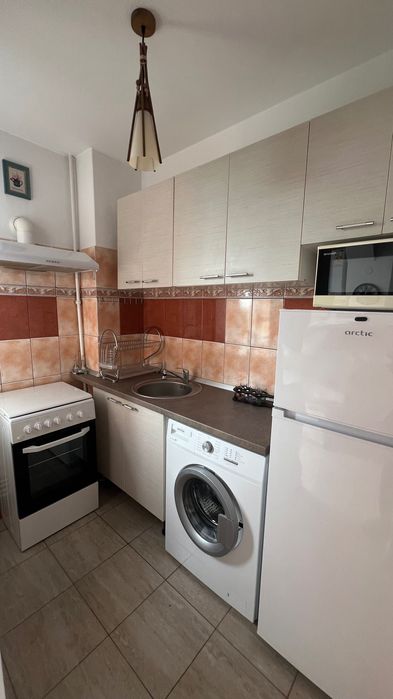 Garsonieră de închiriat – Tractorul | Parcare inclusă