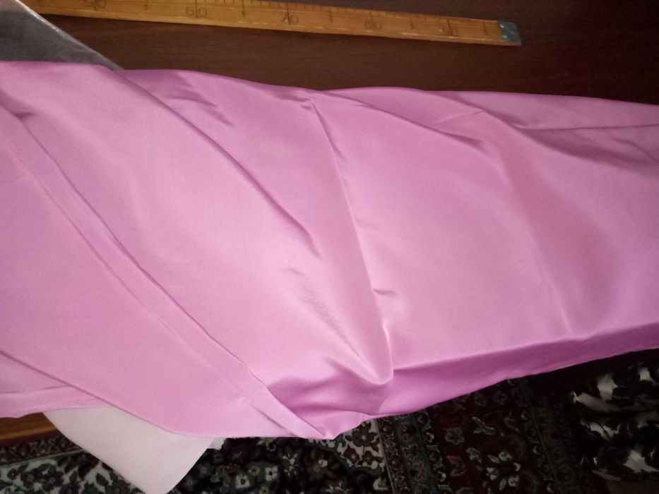 Шикарные цветные ткани в отрезах по 20 тыс за 1 метр