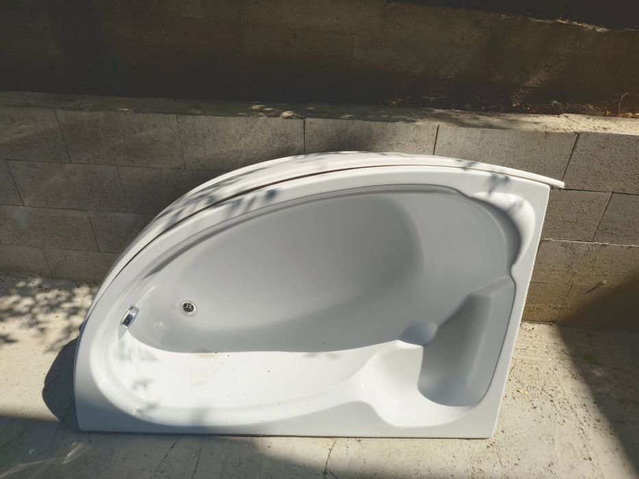 Vand cada cu masca 1,5mx1m iasi centru tg cucu  450 lei