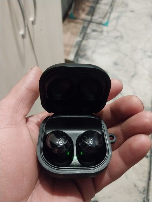 Продаю наушники оригинал,самсунг Galaksi bus prp хорошего качества