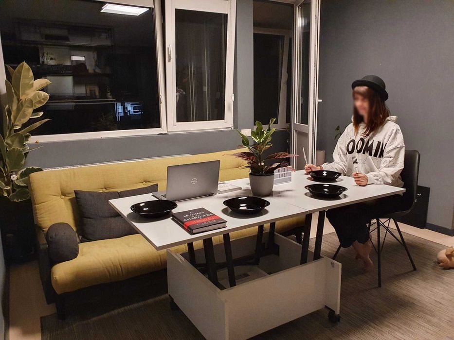 Vand birou Malm Ikea + masa de cafea extensibila