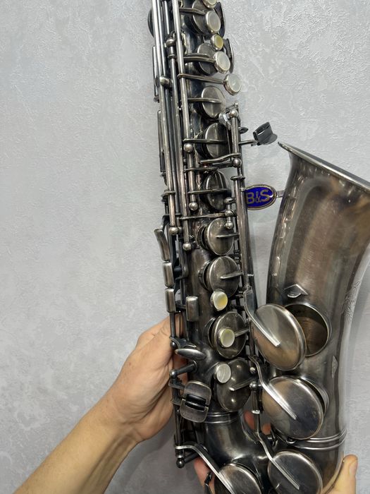 Продам серебряный саксофон