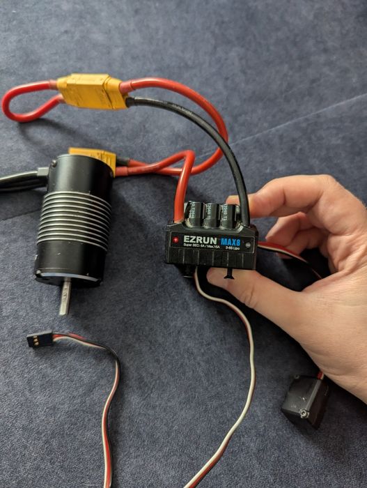 Combo ESC Hobbywing Max8 cu motor 4274