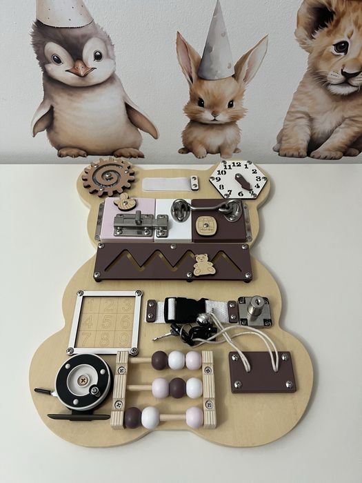 Placă interactivă cu activități tip Montessori