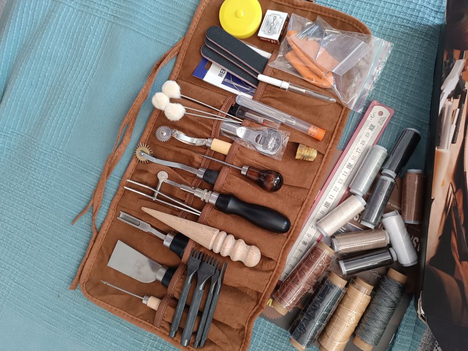 Kit prelucrare piele + 3kg de piele de lucru