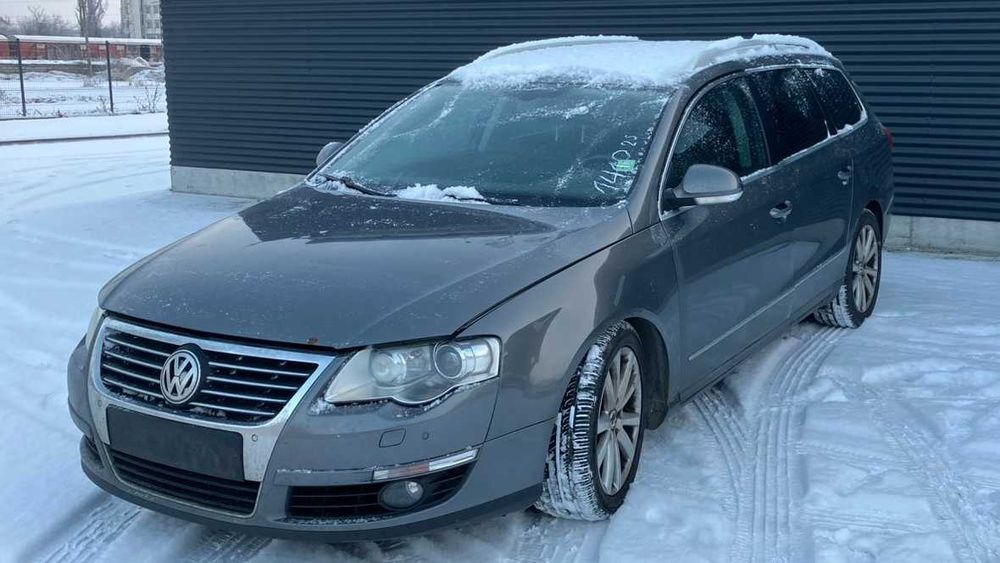 Volkswagen Passat (B6)  НА ЧАСТИ В ОПИСАНИЕТО