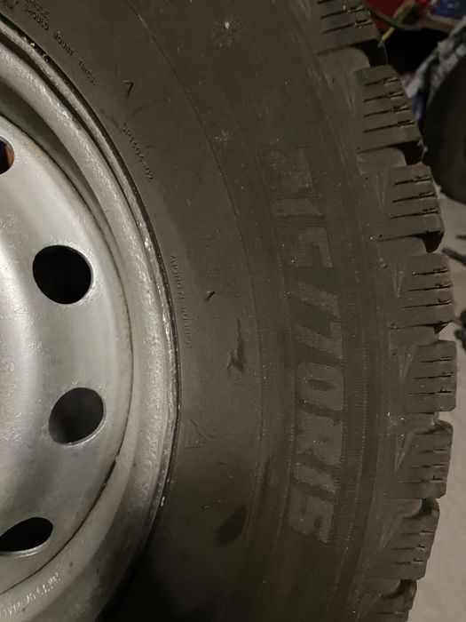 Покрышка зимний шипами с дисками