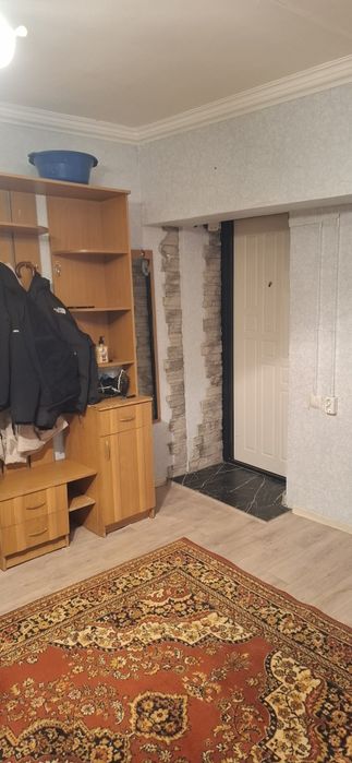 Сдам комнату в цокольном этаже