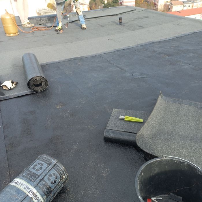 Reparații acoperise jgheab burlan  hidroizolatie  cu membrana bitumino