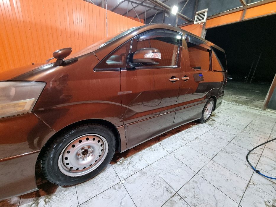 Тайота Альфард сатылады.