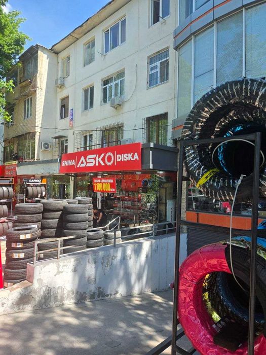 Chilonzor Farxod zapchast bozori yonida do'kon sotiladi!