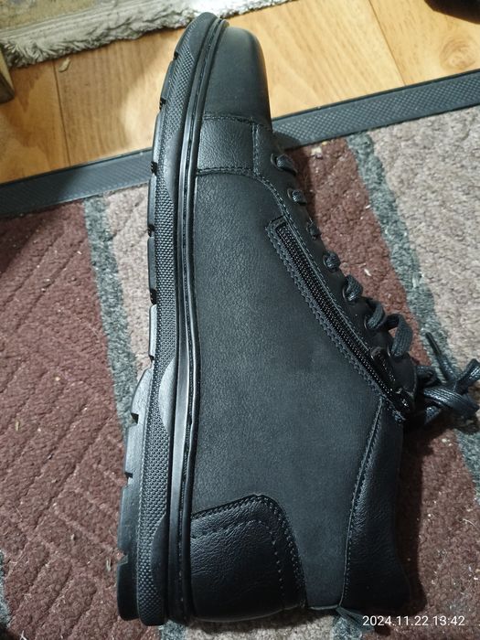 Зимние  ботинки новые 44-45 р.