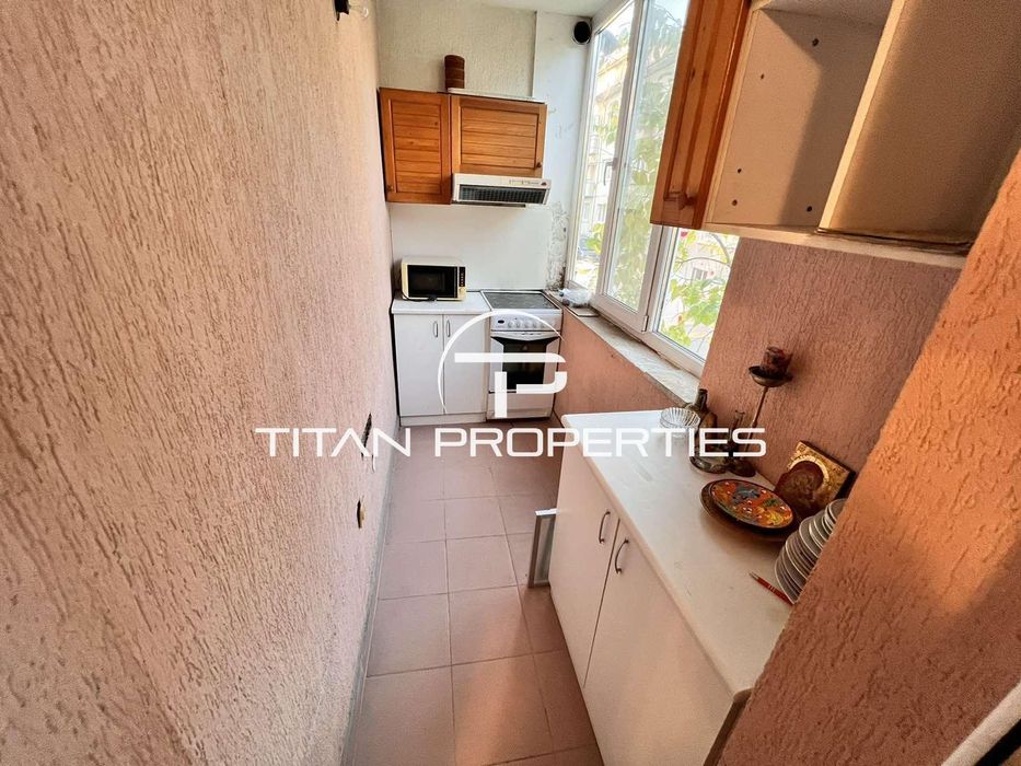 Дава се под наем Тристаен апартамент в Бургас, Център - 75 кв.м за 408 € - Снимка #6