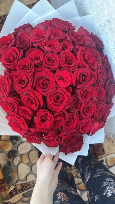 Аркалык Маясова 48 цветы 51 роза