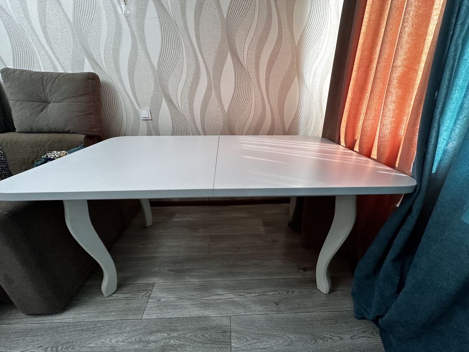 стол белый в отл сост